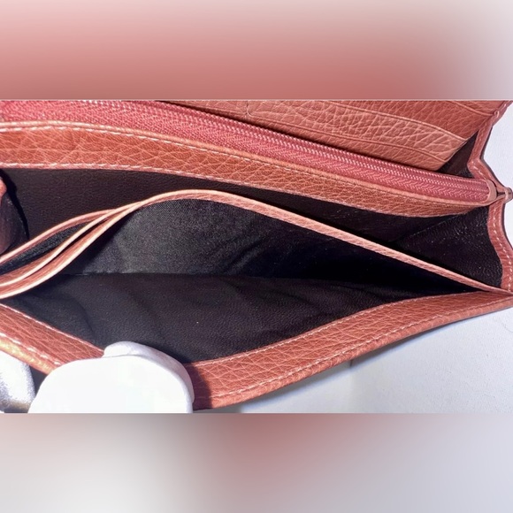 Gucci Orange (salmon?) Calfskin Continental Wallet, Authentic, Pre-loved - Picture 11 of 16